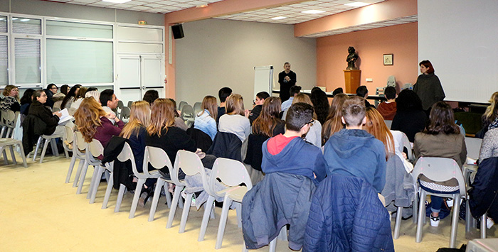es ados sensibilisés aux addictions campagne au sein des établissements scolaires de Villeneuve es ados sensibilisés aux addictions campagne au sein des établissements scolaires de Villeneuve