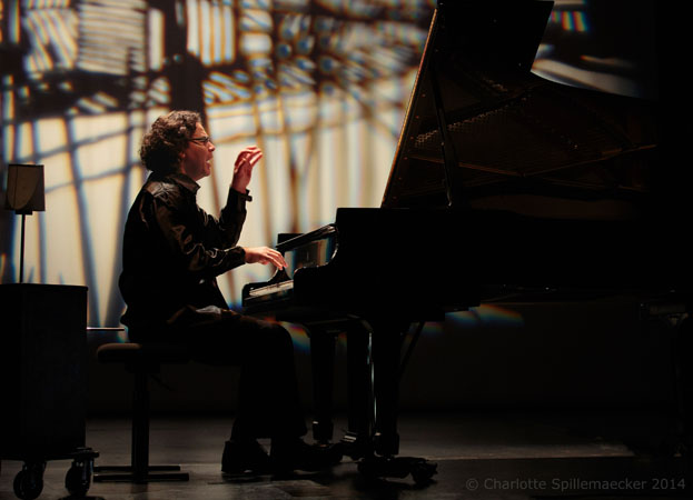 Le pianiste aux 50 doigts 2 - ® Charlotte Spillemacecker