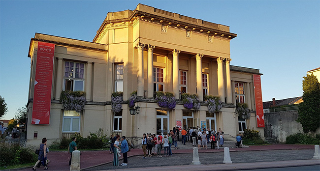 Le théâtre de Villeneuve-sur-Lot Le théâtre de Villeneuve-sur-Lot